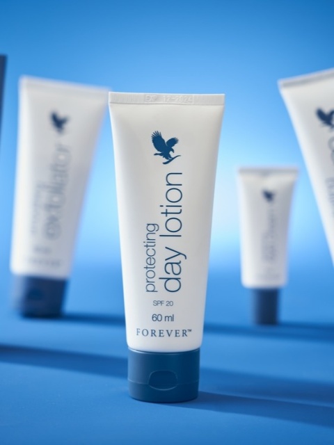 FOREVER PROTECTING DAY LOTION – krem na dzień